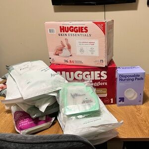 ‼️SOLD‼️
Huggies Diapers, Nursing Pads & Milk bag storage